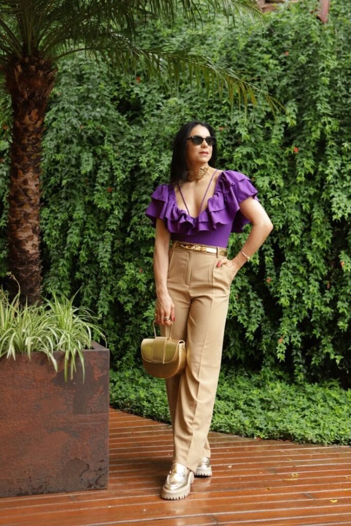 looks com roxo e dourado