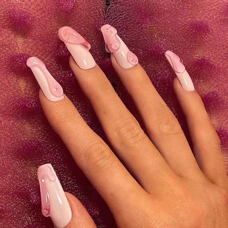 Unhas Kylie Jenner