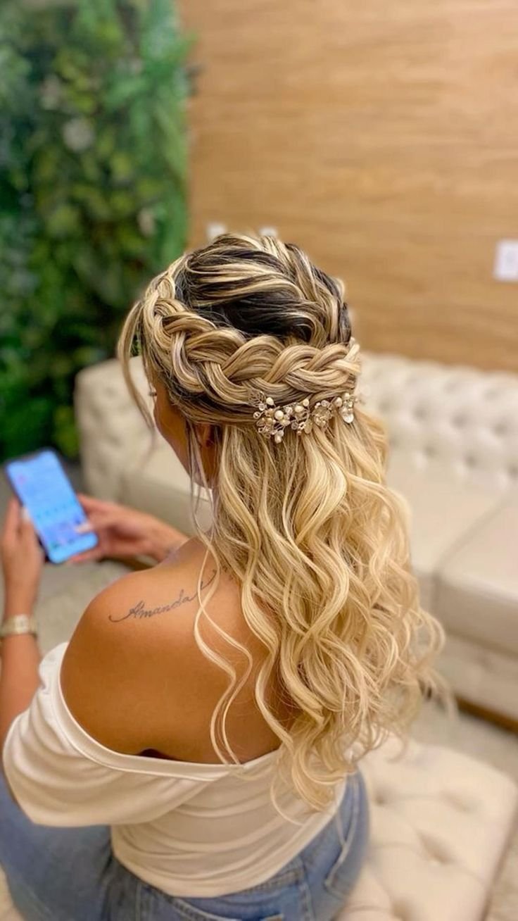 Penteado Para Vestido De Um Ombro Só: 7 Inspirações para Brilhar em ...